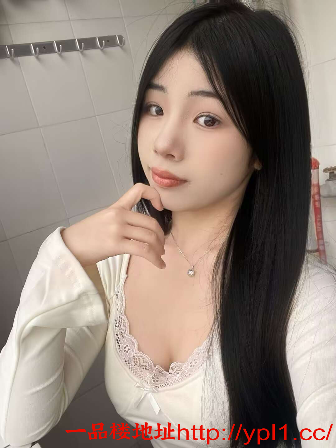 少女的嫩乳