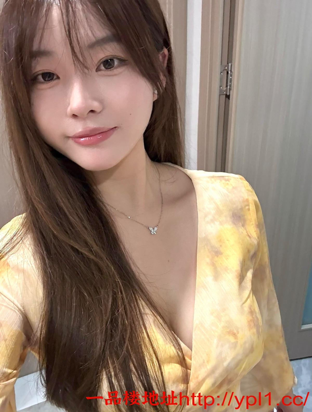 兼职自己做的小妹，逼紧水多会诱惑人