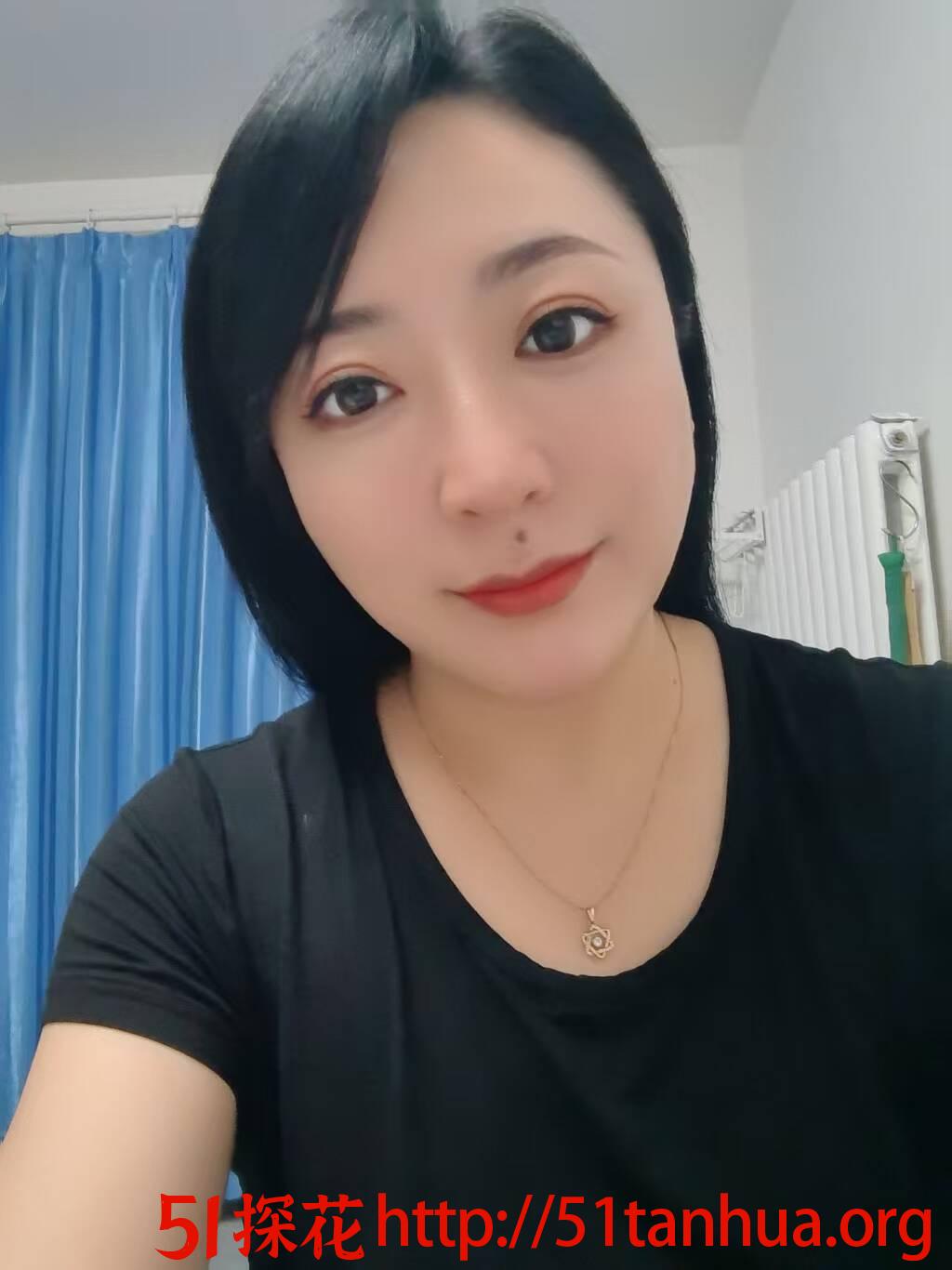  丰台妍妍，大中小全垒打少妇